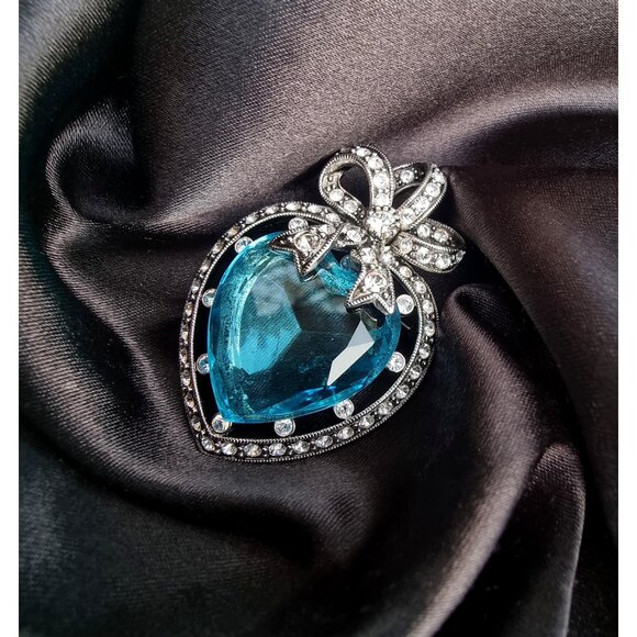 Vintage JOAN RIVERS Signed Blue Heart Romantic Rhinestone Silver Tone Clear Litt - Picture 1 of 6